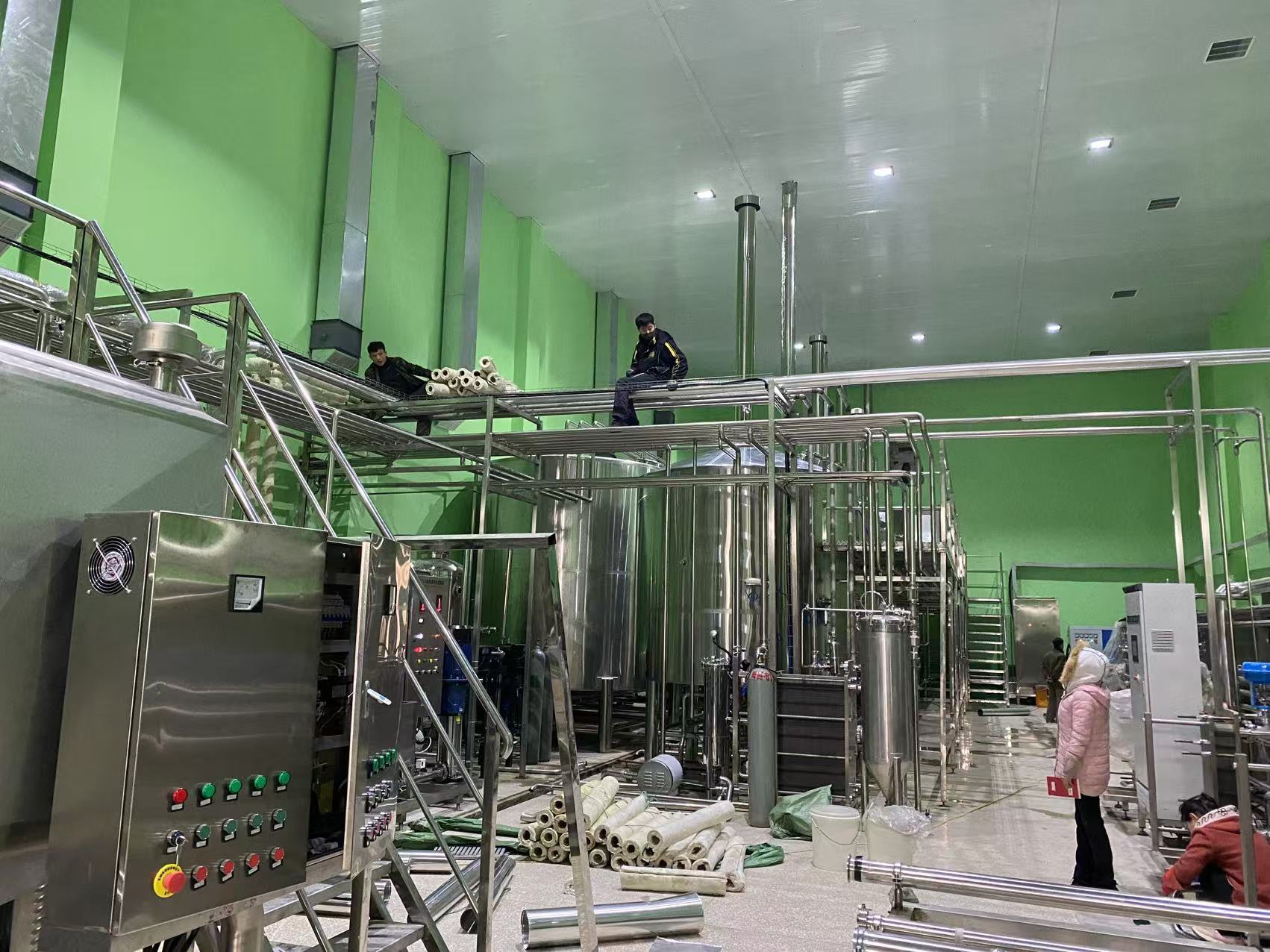 广东精酿啤酒设备厂—精酿啤酒设备制造:传承工艺与创新科技的交融